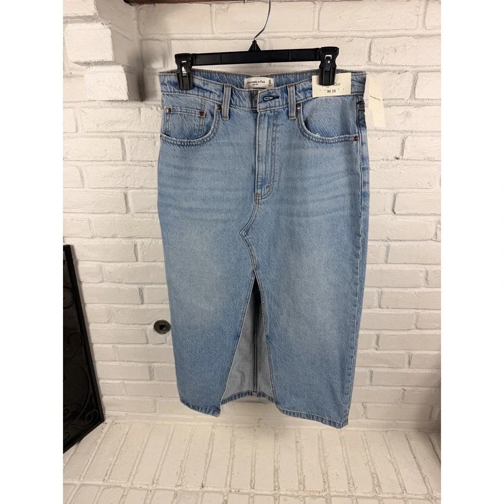 Abercrombie & Fitch Women's High Rise Denim Midi Size 31/12 Skirt Light Wash NWT